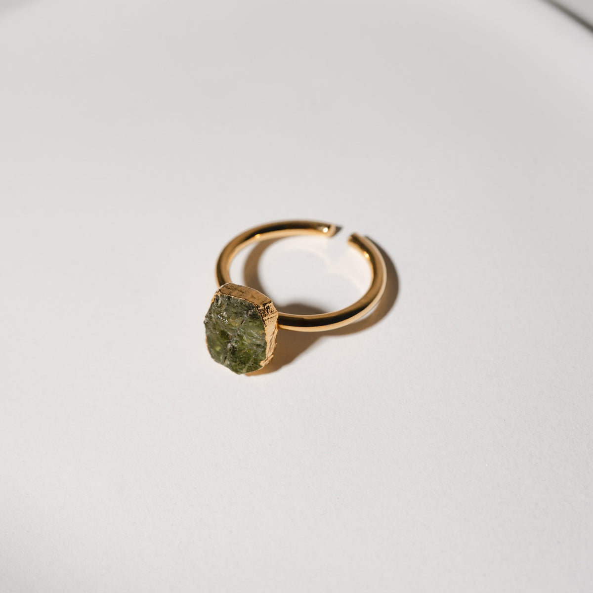 Ripple Stone Ring (Peridot)