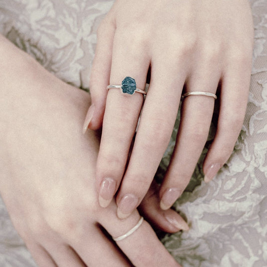 Ripple Stone Ring (Sapphire)