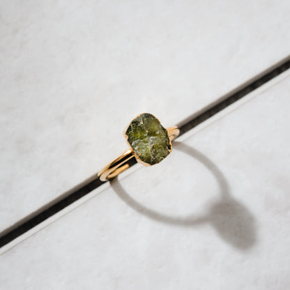 Ripple Stone Ring (Peridot)